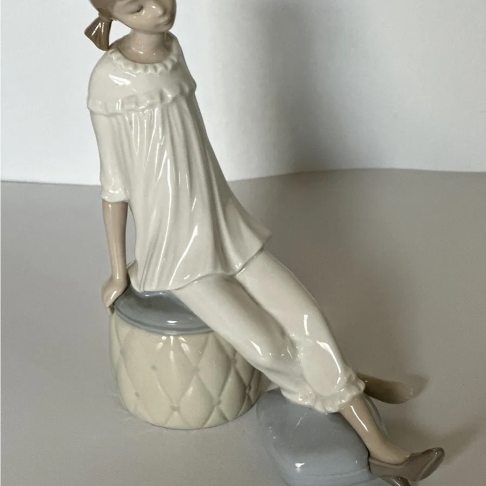 Beautiful girl figurine by lladro
